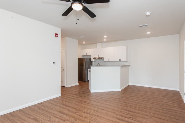 Building Photo - 137 Harmony Mdws Ct