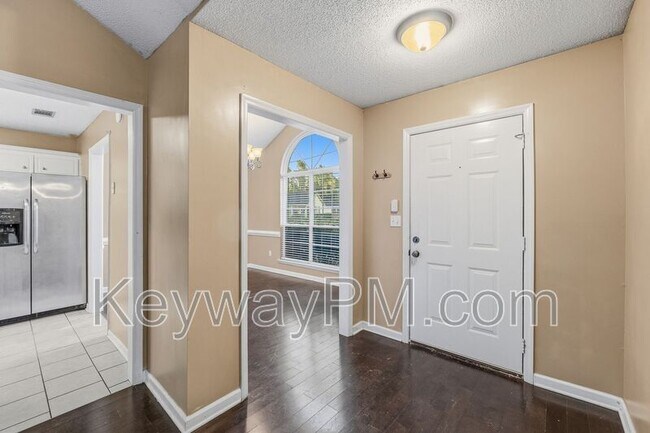 Foto del edificio - 3013 Heron Ct