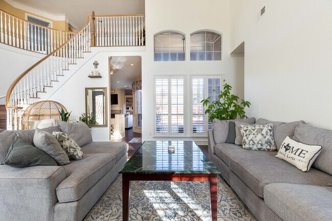 Foto del edificio - 5131 Quail Lake Dr