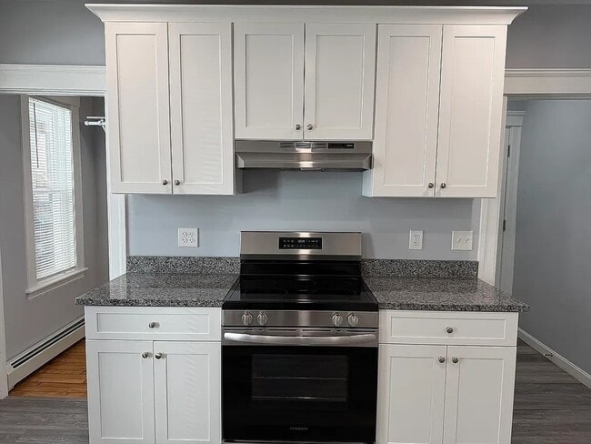 Building Photo - 3 Cohasset St