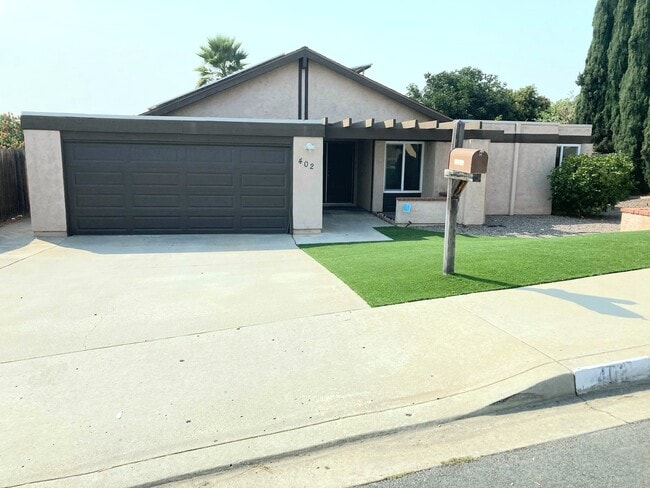 Building Photo - 402 Paseo Alegre