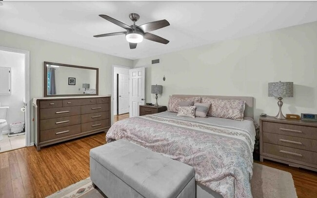Master Bedroom - 19 Sugar Maple Trl