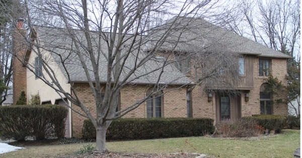 Front - 876 Bluffview Dr