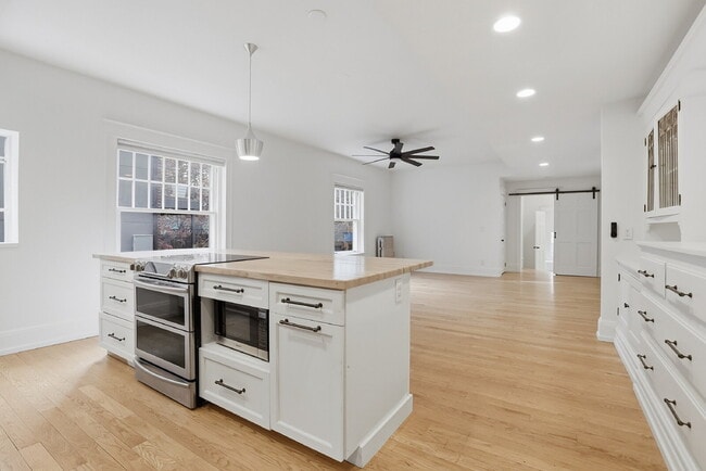 Photo - $2,295.00, 2-bed, 2-bath, located in Denver with beautiful upgrades. Apartment