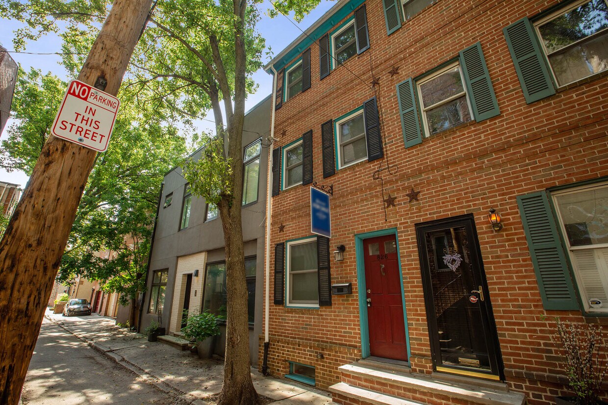 Primary Photo - 826 Kater St