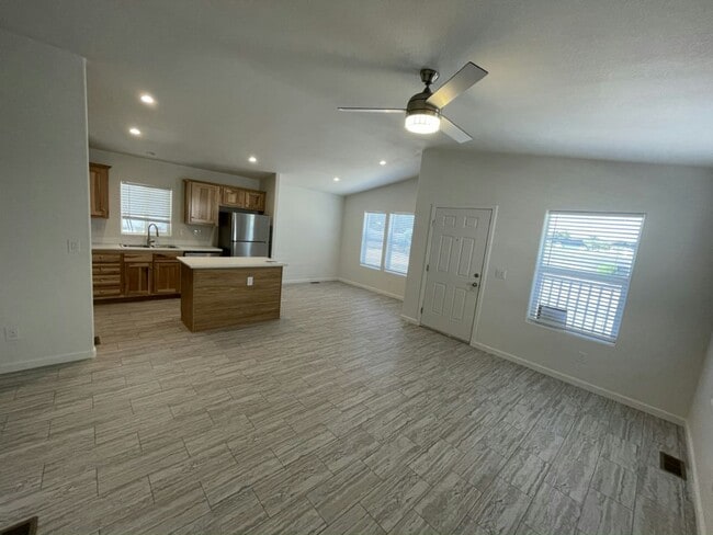 Foto del edificio - 2401 W Southern Ave