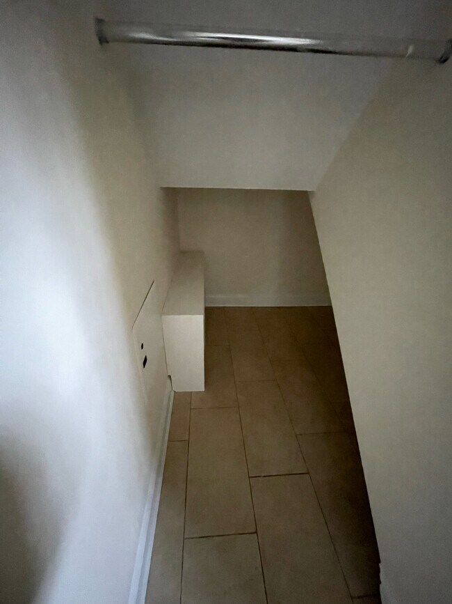 Building Photo - 302 Paine Ct