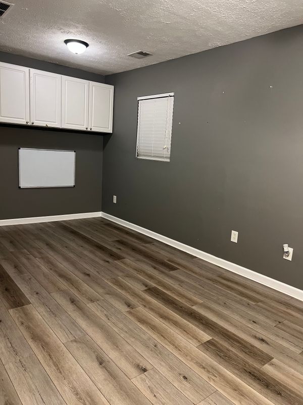 Building Photo - 130 Shaw Dr