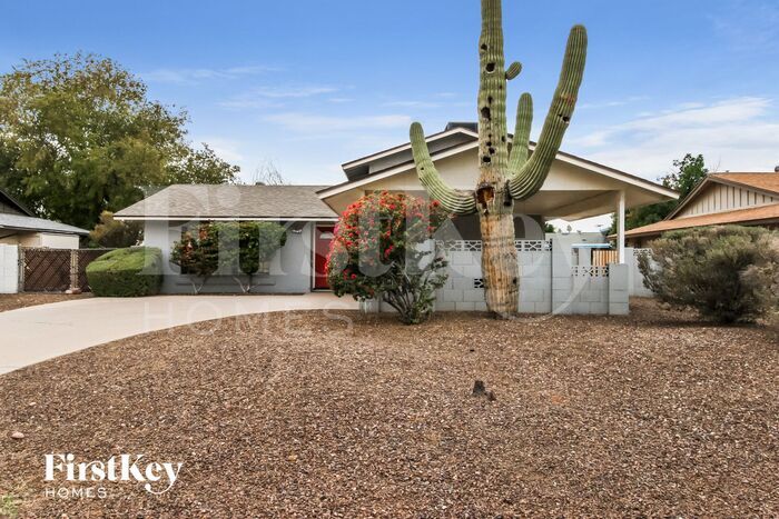 Primary Photo - 4424 S La Rosa Dr