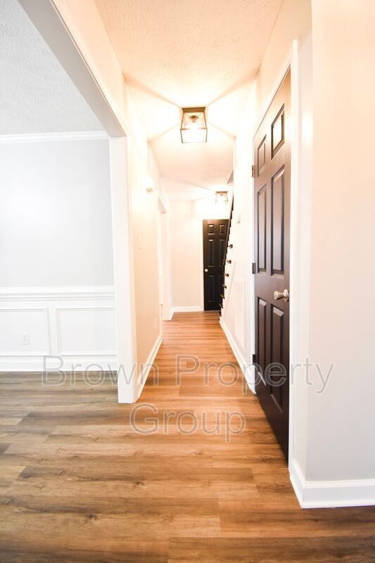 Foto del edificio - 7024 Pope Cashwell Ct