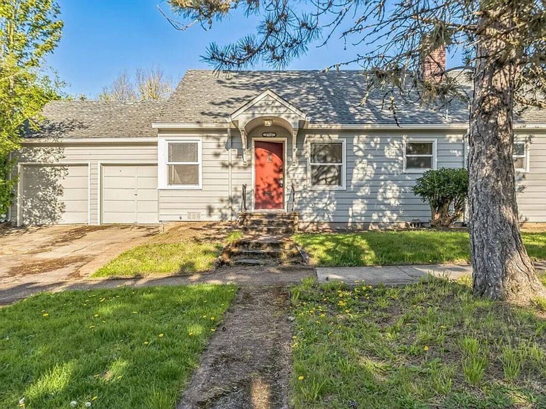 Primary Photo - 1705 Ash St
