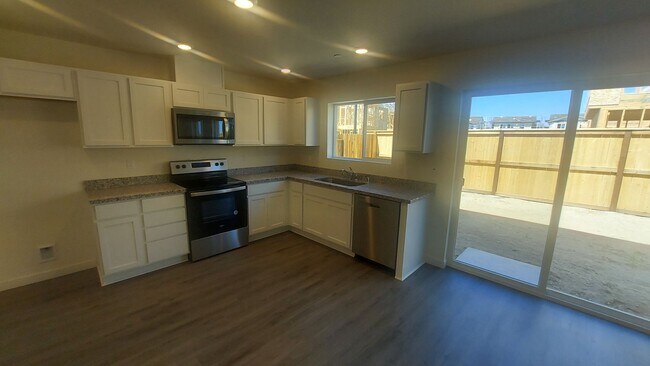 Foto del edificio - Brand New 4bedroom, 2.5bath in West Roseville