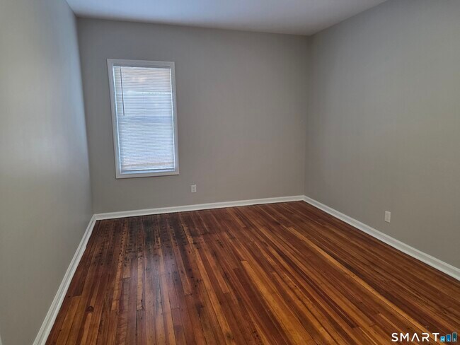 Foto del edificio - 248 Bassett St