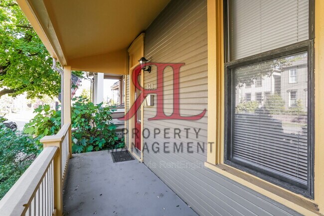 Foto del edificio - 181 E 1st Ave