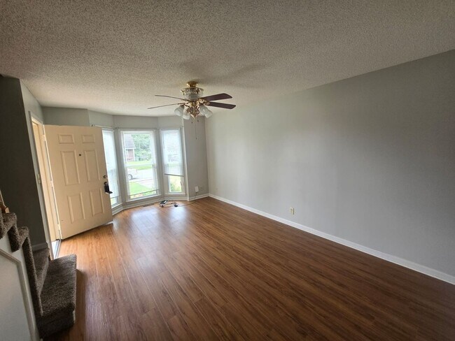 Foto del edificio - 1225 Cobblestone Ln