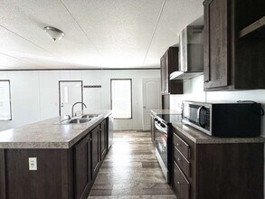 Building Photo - 16206 Wood Dr