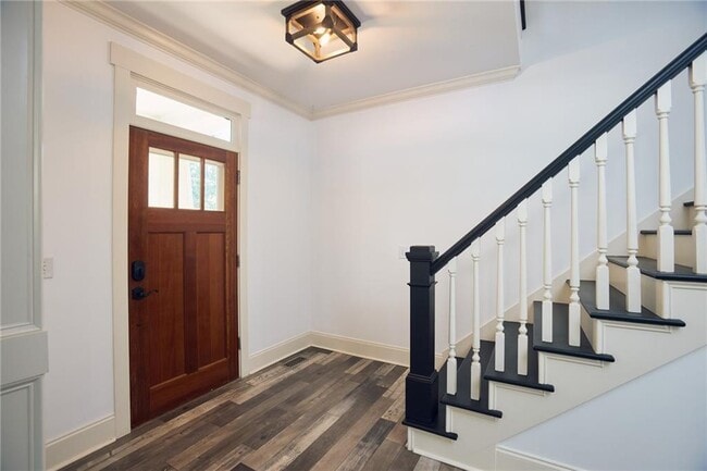 Building Photo - 1069 Shadowridge Dr SE