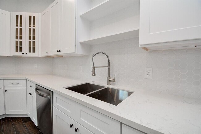 Foto del edificio - 7902 Parnell St