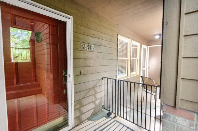 Foto del edificio - 3505 Colony Crossing Dr