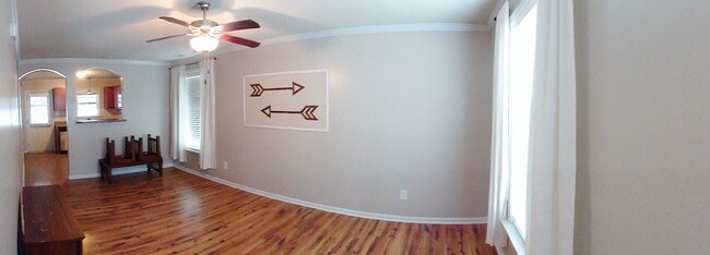 Foto del edificio - End Unit with Lots of Upgrades!