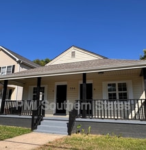 Building Photo - 304 N Leach St