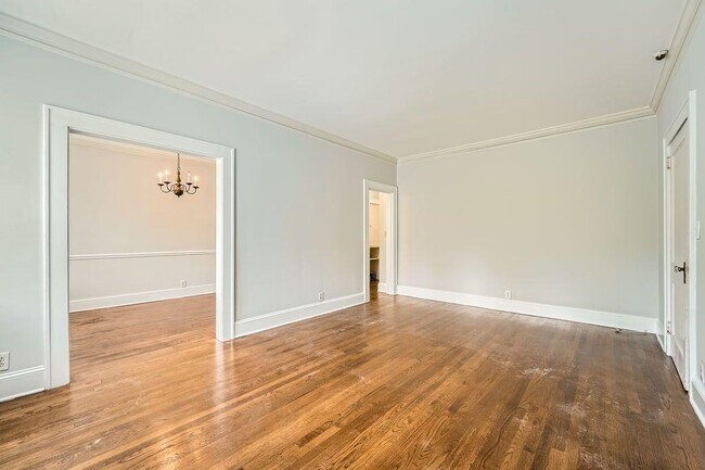 Foto del edificio - 21 Peachtree Memorial Dr NW