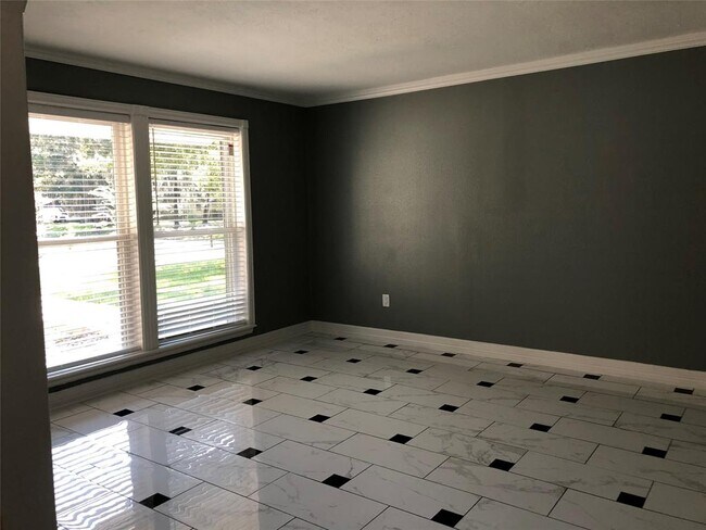 Foto del edificio - 2606 N Woodloch St