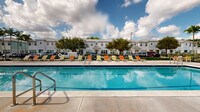 Green Turtle Club - Townhomes