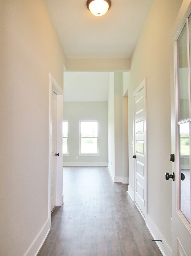 Foto del edificio - Home in Pleasant Grove... Available to View Now!!!