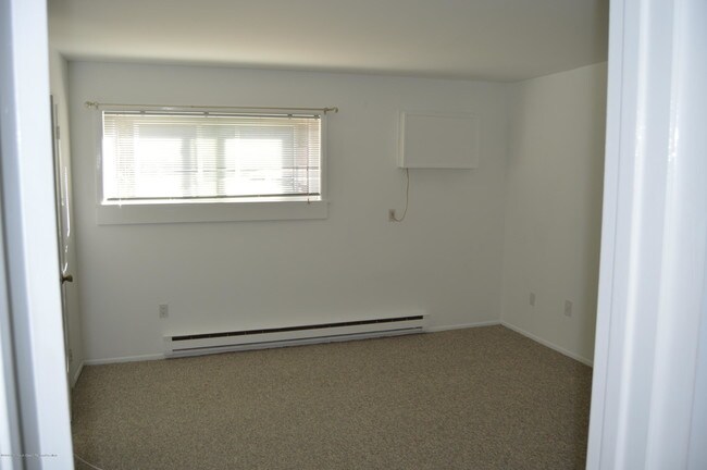 Foto del edificio - 115 Lexington Ct