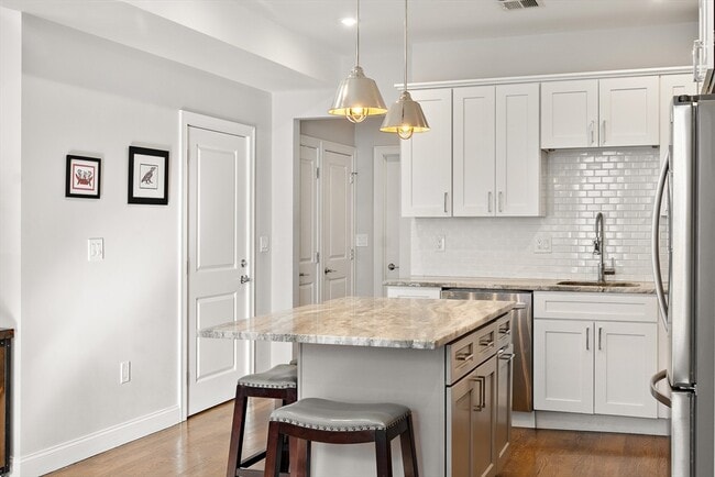 Building Photo - 62 Webster St