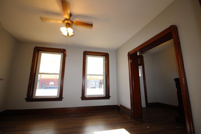 Foto del edificio - 829 Bates St