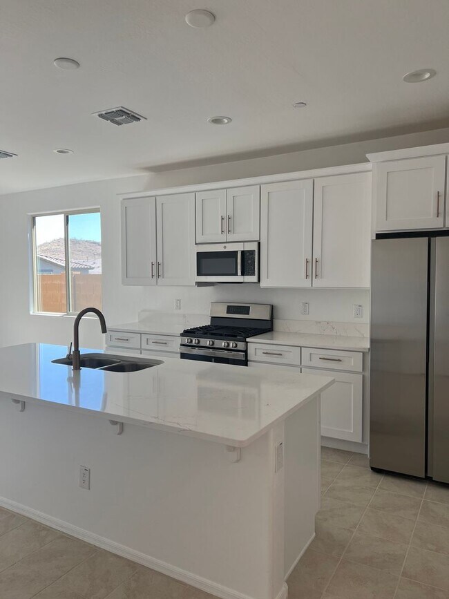 Building Photo - BRAND NEW HOME IN VISTANCIA