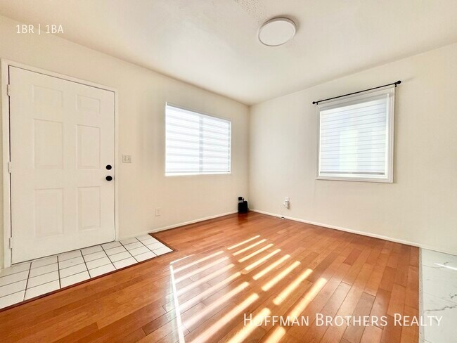 Foto del edificio - 7400 Radford Ave