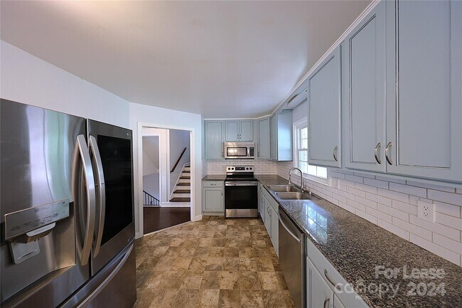 Building Photo - 3225 Olde Creek Trail
