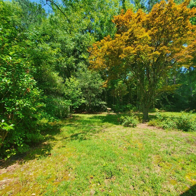 Foto del edificio - 2104 Hardee Rd