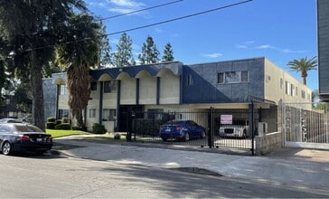 Building Photo - 6809 Baird Ave