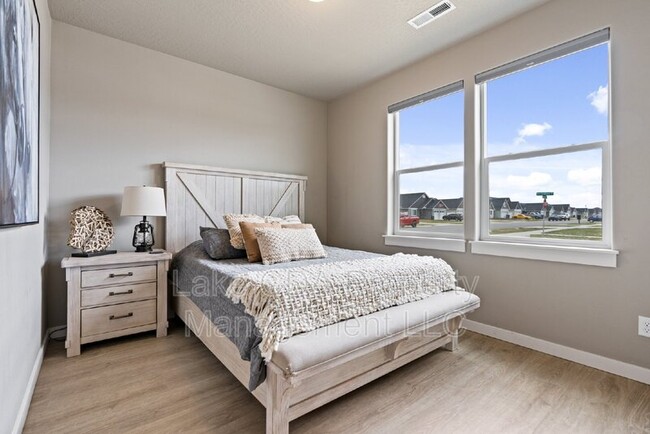 Foto del edificio - 5673 W Rockingham Dr