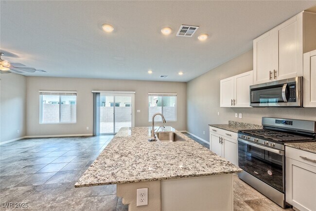 Foto del edificio - 7850 W Shelbourne Ave