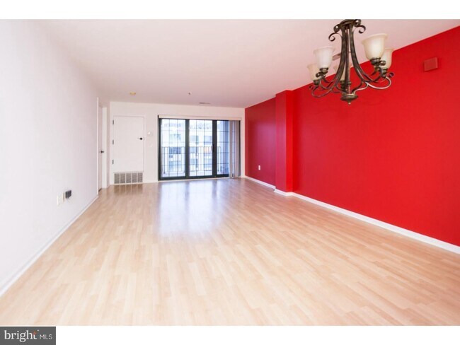 Building Photo - 2 Leverington Ave