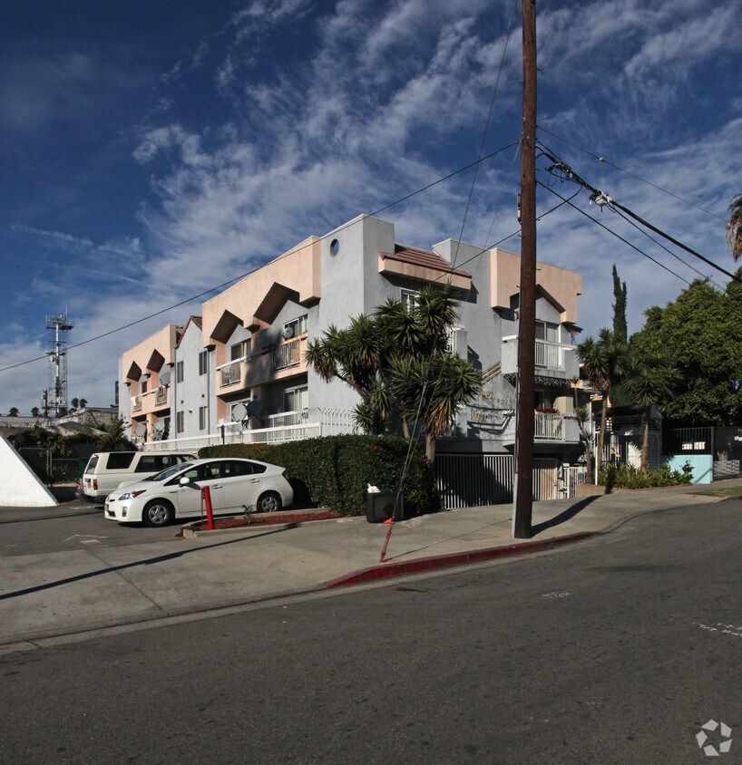 Foto del edificio - 1511 Mariposa Ave