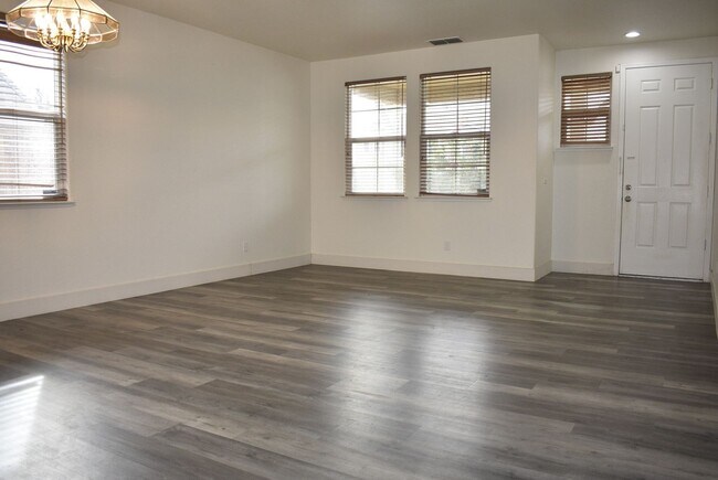 Foto del edificio - 125 Marinette Ct