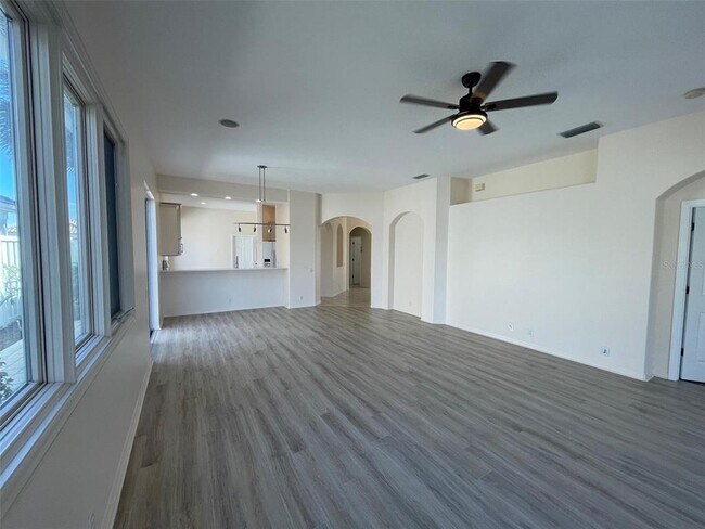 Building Photo - 8515 53rd Pl E