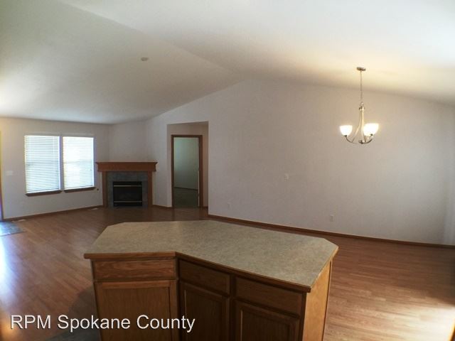Building Photo - 7511 N Magnolia Ct