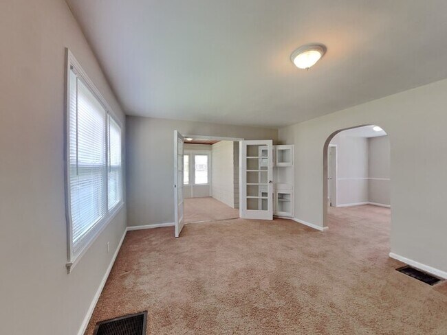 Foto del edificio - 3 bed 1.5 bath in Indy!