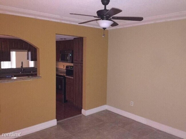 Building Photo - 3 br, 2.5 bath Townhome - 4136 Inverrary Dr