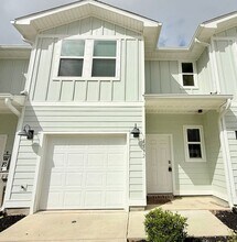 Building Photo - 1532 Farragut Way