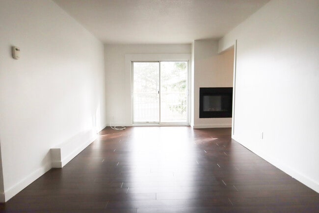 Photo du bâtiment - 475-477 Lancaster St W