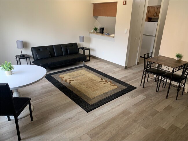 Foto del edificio - 8400 Engleman St