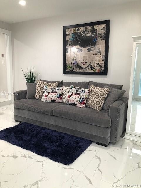 Foto principal - 2215 Roosevelt St